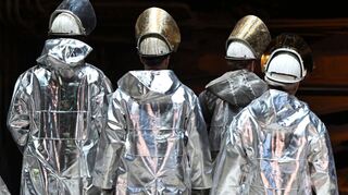 Die Mitglieder der IG Metall bei Thyssenkrupp Steel haben mit großer Mehrheit für einen Sanierungstarifvertrag gestimmt. Er sieht auch massive Lohnkürzungen vor. (Archivbild)