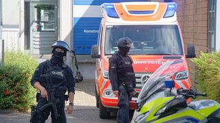 Auch Spezialeinheiten sind vor Ort.