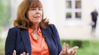 Jutta Steinruck spricht im ZDF über kommunale Finanzen, Anfeindungen und die Wassertemperatur in den städtischen Bädern.