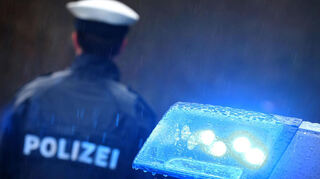 Die mögliche Entführung in Mannheim stellte sich als Missverständnis heraus. Ein Mann hatte eine Frau aus dem Auto gezogen und über der Schulter in sein Haus getragen.