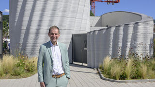 Ein Haus aus dem Drucker – das musste Hans-Jörg Kraus ausprobieren. Wavehouse heißt das erste gedruckte Haus in Heidelberg und das bislang größte in Europa – wegen seiner geschwungenen Formen.