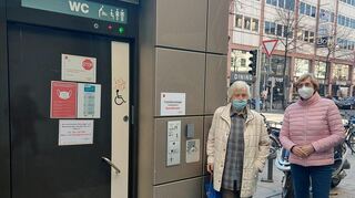 Schon während der Corona-Pandemie 2021 wies unter anderem Stadträtin Marianne Seitz (r.) auf Probleme mit öffentlichen Toiletten hin.