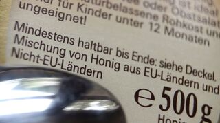 Verbraucherschützer monieren vage Angaben zur Honig-Herkunft «aus EU-Ländern und Nicht-EU-Ländern». (Archivbild)