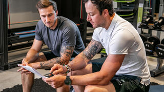 Patrick Koller (r.) leitet das Move-Team im Resort.