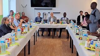 Bouma Bazie (r.) agierte auch beim Treffen in der Sultan Ahmet Moschee als Dolmetscher zwischen den französischsprachigen und deutschsprachigen Teilnehmern.