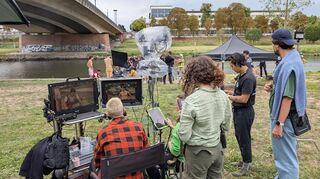 Filmset zur zweiten Staffel von „Die Notärztin“ an der Friedrich-Ebert-Brücke.