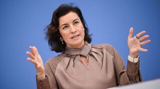 Bundesforschungsministerin Dorothee Bär (CSU) bei der Präsentation der Ergebnisse.