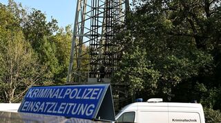 Nach dem Brandanschlag ist ein Bekennerschreiben aufgetaucht.