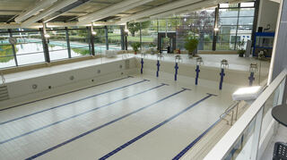 Im Herbst 2022 konnte das Schwimmerbecken im Hallenbad nach umfassender Sanierung wieder in Betrieb gehen.