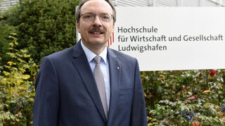 Fünfter Platz: Peter Mudra mit „Der Frauenbeauftragte“.