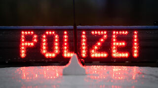 In der Nacht auf Mittwoch hat die Polizei zwei Autofahrer auf dem Lindenhof gestoppt.