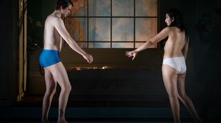 Große Momente in Schillers „Kabale und Liebe“: Bruno Akkan (Ferdinand von Walter), Shirin Ali (Luise).