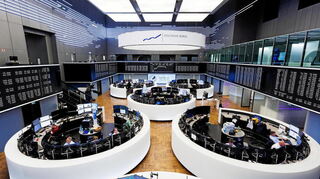 Blick in die Deutsche Börse: Frankreichs Schuldenkrise lässt auch deutsche Anleihen ins Visier der Märkte rücken.