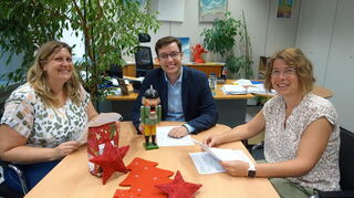 Kerstin Biehal (v.l.), Marius Schmidt und Silke Reis planen jetzt schon ein Programm für die Adventszeit.