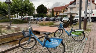 Leihräder von VRN-Nextbike am Messplatz in Edingen. Trotz guter Auslastung könnten sie schon bald wieder verschwinden