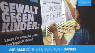 Genau hinsehen, wenn Kinder Gewalt erleiden: Das fordert Unicef, das Kinderhilfswerk der Vereinten Nationen, in seiner Ausstellung.