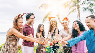 Feiertage ohne Einsamkeit: Singlereisen machen Weihnachten &amp; Silvester besonders.
