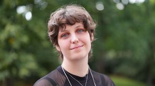 Fiona Sironic steht mit «Am Samstag gehen die Mädchen in den Wald und jagen Sachen in die Luft» auf der Shortlist 2025 (Archivbild).
