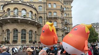 In London versammelten sich Tausende Menschen zum Protest.