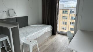 Die Zimmer im Wohnheim "The Fizz" in Ludwigshafen sind möbliert. Dieses Zimmer hat etwa 17 Quadratmeter.