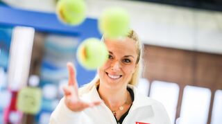 Sabine Lisicki spielt in der Serie Sabine Lisicki - und gibt in der Seifenoper einen Tennis-Workshop.