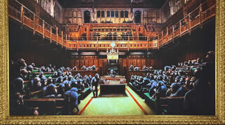 Banksys satirischer Blick ins englische House of Parliament.