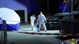 In Ludwigshafen-Maudach ermittelt die Polizei: In der Nacht hatten Zeugen Schüsse gemeldet, vor Ort fanden die Beamten eine Person, die verstorben ist.