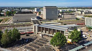 Der Heidelberger Hauptbahnhof von der Print Media Academy aus gesehen.