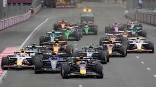 Max Verstappen holt im WM-Kampf auf.
