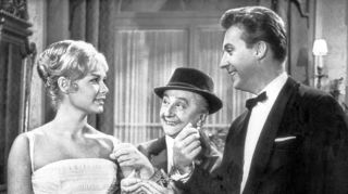 <p>In der musikalischen Gaunerkomödie "Kriminaltango" spielte Vivi Bach (von links) an der Seite der weiteren Publikumslieblinge Margarethe Haagen und Peter Alexander.</p>