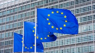 Die EU-Kommission verlang von vier großen Online-Plattformen Auskünfte. (Symbolbild)
