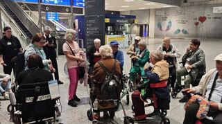 Mit dem Flieger von Mannheim nach Malle: Mannheimer Seniorengruppe der Schönauer Tagespflege Lebensort Schönau reist nach Mallorca.