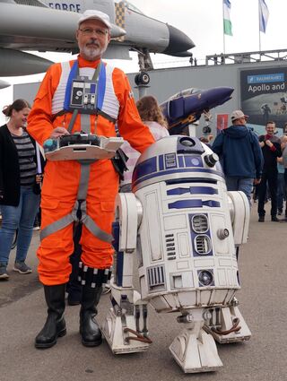 Andreas Lukas und sein R2 D2 sind auch auf dem Museumsgelände unterwegs.
