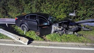 Zu einem Verkehrsunfall kam es auf der A6 bei Sinsheim, nachdem ein 23-Jähriger vor einer Polizeikontrolle flüchtete.