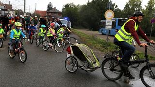 Der Tross setzte sich in Bewegung.