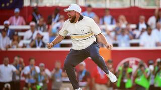 Der Satz nach dem entscheidenden Putt: Shane Lowry jubelt über die Titelverteidigung im Ryder Cup.