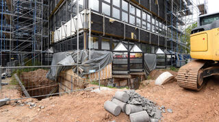Auch der Bereich vor der Stadtbibliothek ist von den Sanierungsarbeiten betroffen.