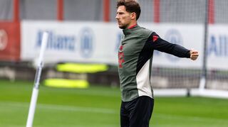Freut sich nach dem Training im kühlen München auf Sonne in Zypern: Leon Goretzka.