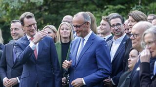 Bundeskanzler Friedrich Merz (CDU) hat die Wahlerfolge der CDU bei den Kommunalwahlen in NRW gelobt.