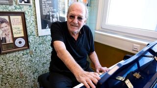 Mehr als 2.000 Lieder hat Ralph Siegel geschrieben. (Archivbild)