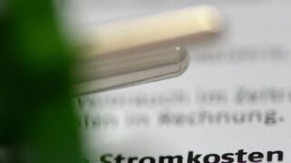 Die Stromkosten für Verbraucher sind zuletzt gesunken (Archivbild)