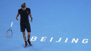 Alexander Zverev ließ seinen Frust am Schläger aus.