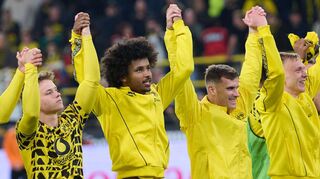 Karim Adeyemi (M) wird für die Dortmunder Mannschaft immer wichtiger.