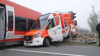 Die Patientin im Rettungswagen starb.