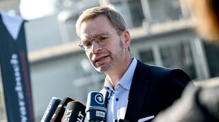 Ein Schwerpunkt-Kapitel beschäftigt sich diesmal mit den «teuren Schatten» von Investitionen - also Folgekosten von Betrieb, Instandhaltung und Verwaltung.