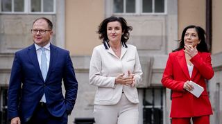 Schneider trat gemeinsam mit Wirtschaftsministerin Reiche und Forschungsministerin Dorothee Bär vor die Presse.
