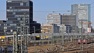Hinter dem Hauptbahnhof Mannheim ist das Glücksteinquartier gewachsen.