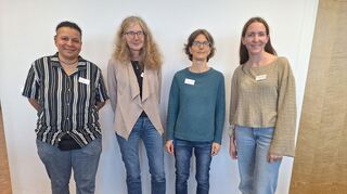 Das Team des Technoseums gibt Hilfestellung: Von links: Annett Gleisner, Projektleiterin Dr. Anke Neuhaus, Haupt-Entwicklerin Anja Lindner, die von Kateryna Mamets unterstützt wurde