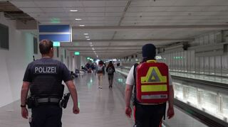 Nach einer erneuten Drohnensichtung wurde der Betrieb am Flughafen in München wieder vorübergehend eingestellt.