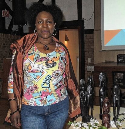 <p>Virginia Wanagre Greiner zeigt stolz ihre afrikanischen Wurzeln.</p>